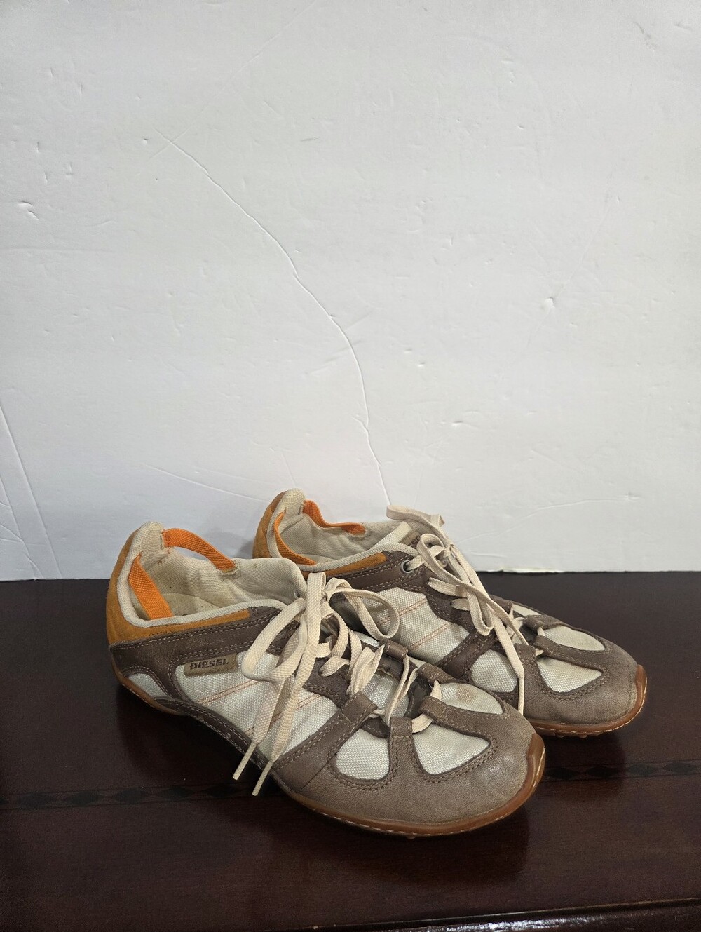 Y2K Diesel Whitney Women's Beige, Brown  Low-Profile Lace-Up Sneakers Sz.8